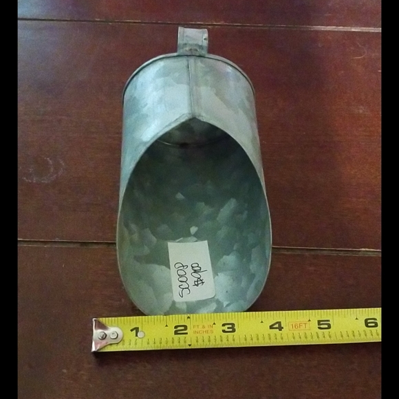 Vintage Inspired Feed Scoop - Picture 4 of 4